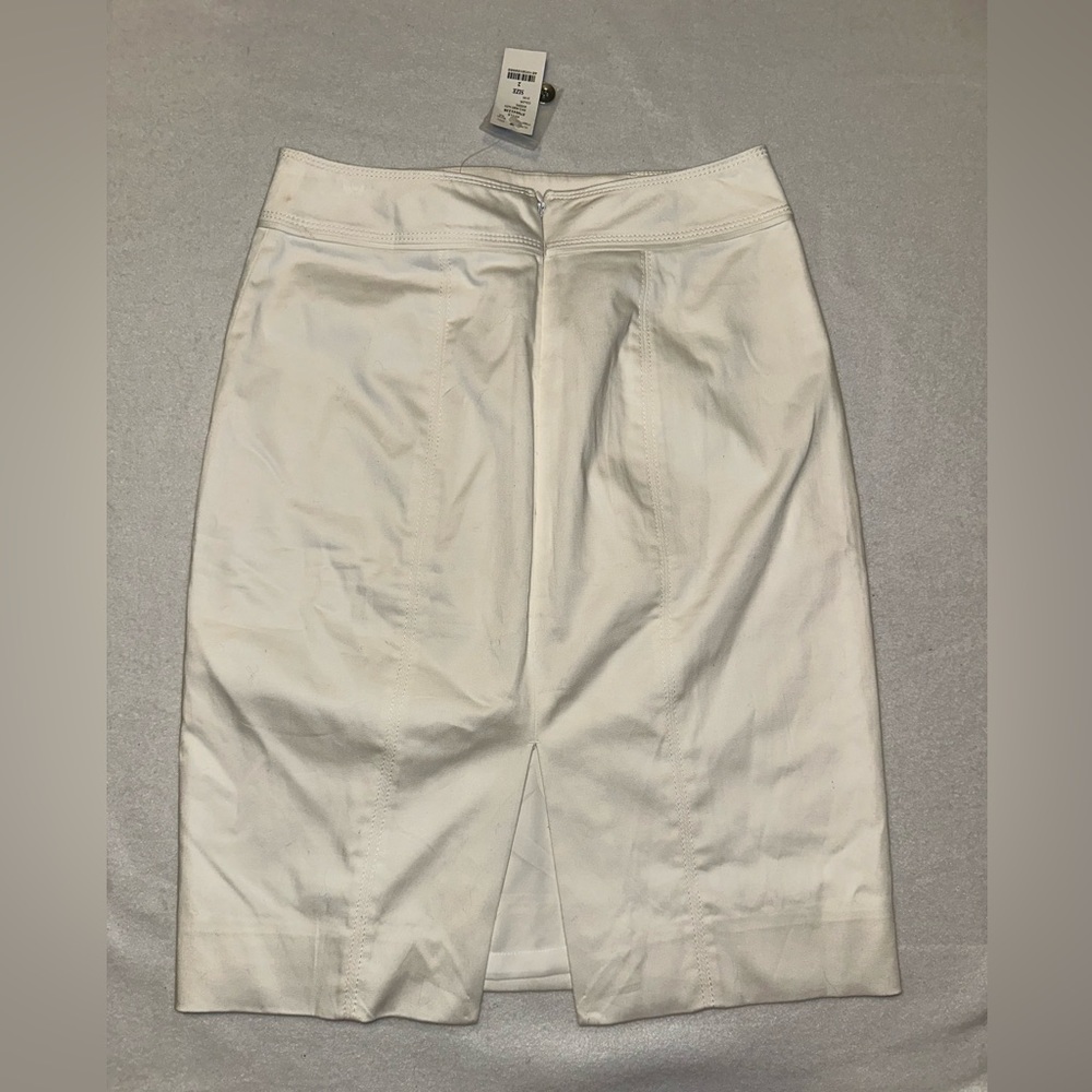 Womens WHBM white Pencil Skirt NWT (with minor flaws) Sz 2 White House black mkt